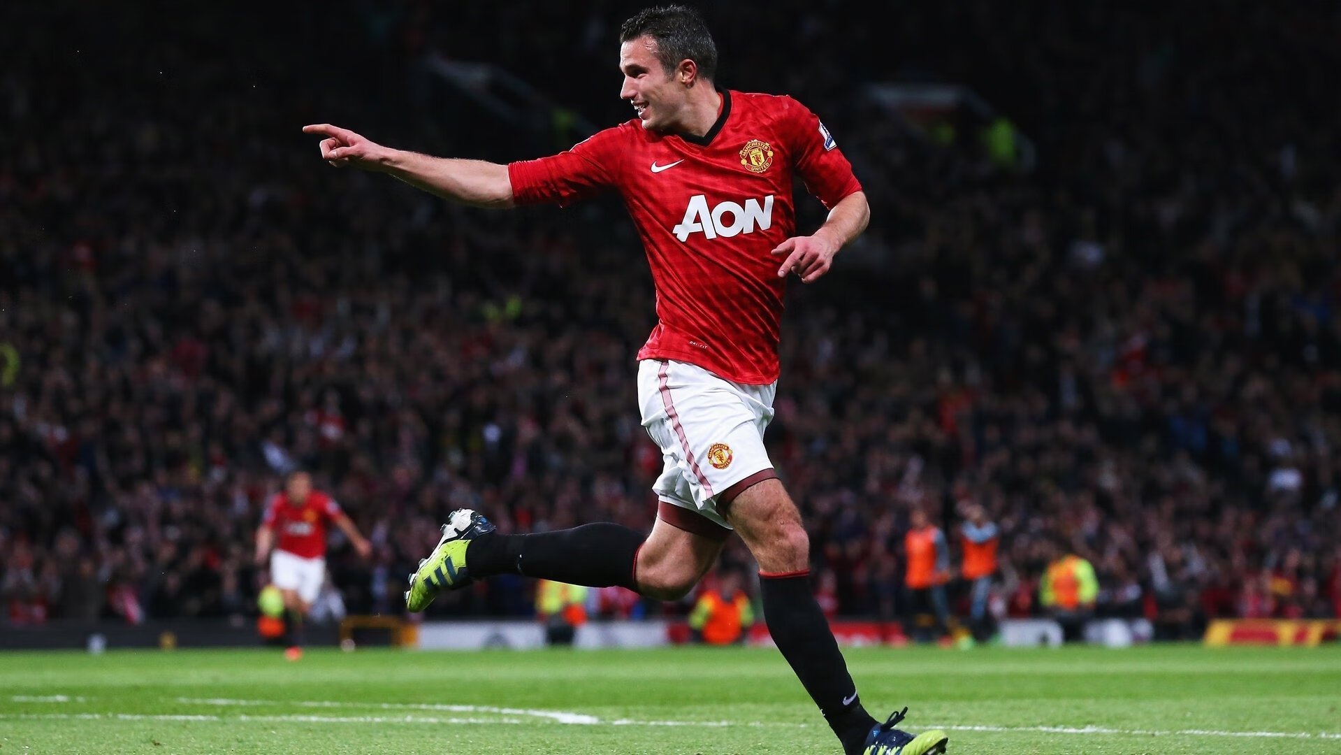 “宽板滑水：东三叉湖马鞍山赛场成运动爱好者的新天堂”