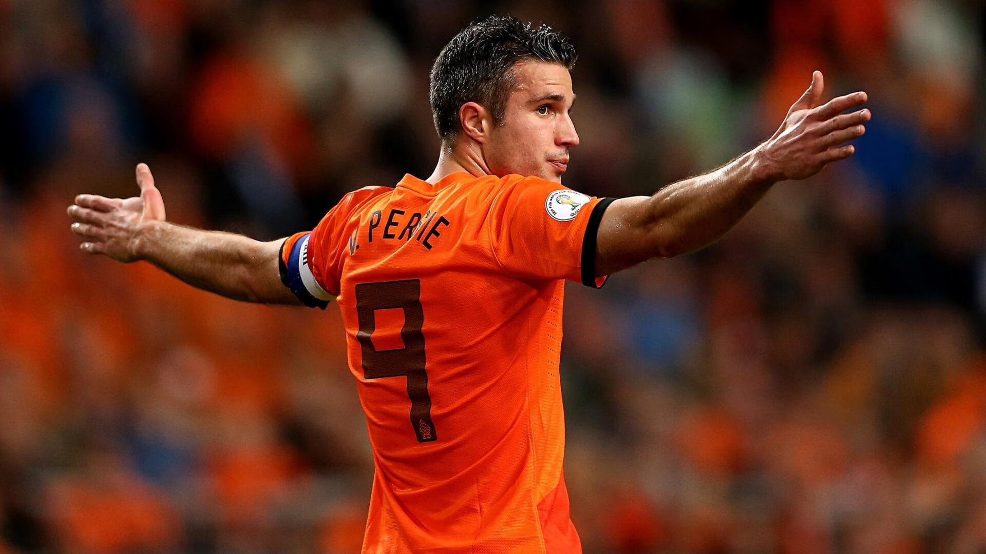 “马科斯·莫奇的战术领悟与防守技巧，为阿根廷美洲狮队铺平胜利之路”