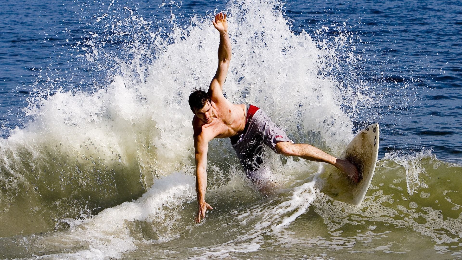 体育明星公益捐赠物资送达边远山区，体育明星公益活动